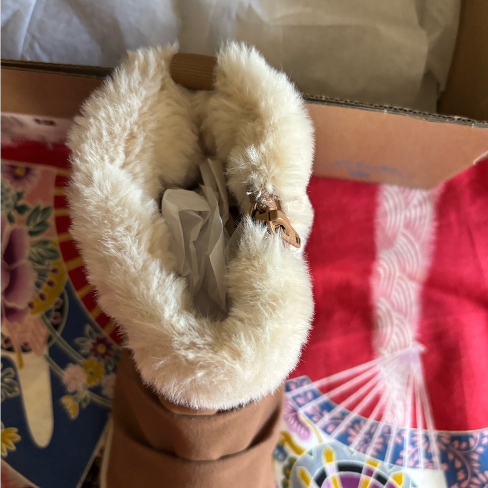 Clarks Brown Winter Boots w/ Faux Fur Lining NIB - Picture 4 of 8